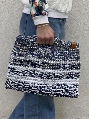 👜 Sac à main crocheté – Blanc, Bleu & Argenté